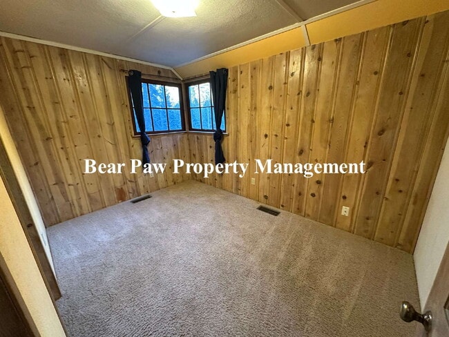 Building Photo - Rustic Stone Home on Witter Gulch!!