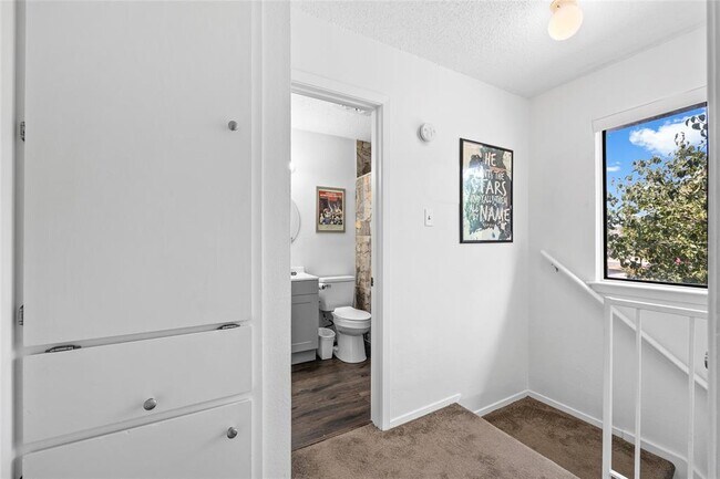 Building Photo - 101 Clearday Dr