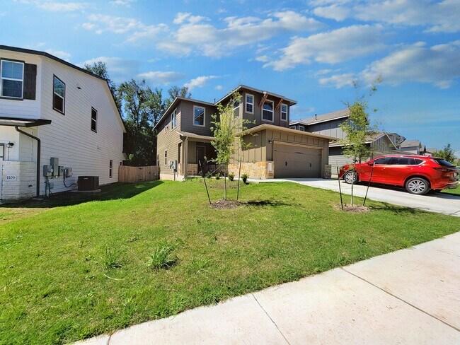 Building Photo - Spacious 4-Bedroom, 3-Bath Single-Family H...