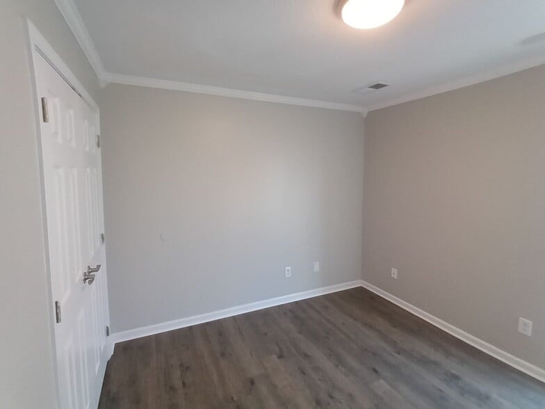 Building Photo - 162 Romie Dr