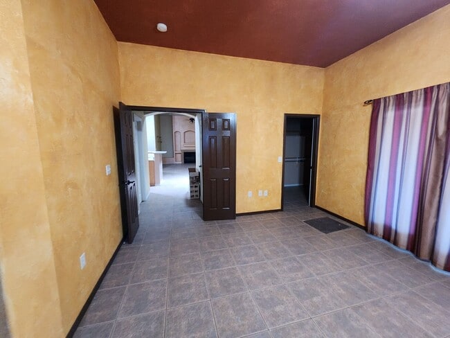 Building Photo - large home in douglas with guest house 1050 Rochine Rd