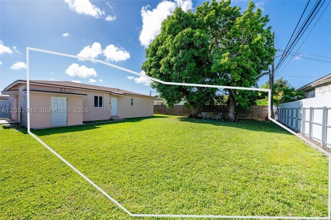 Building Photo - 1020 SW 73rd Pl