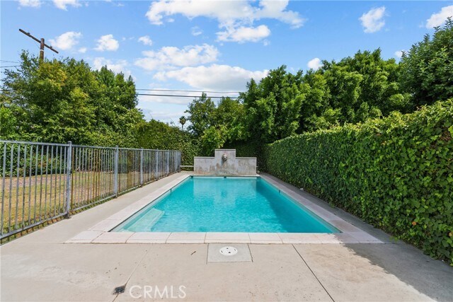 Building Photo - 5110 Petit Ave