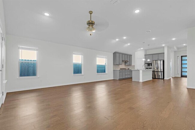 Building Photo - 356 Biscayne Bay Bend