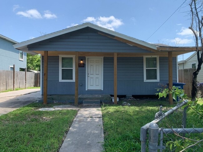 Primary Photo - 1726 Sherman St