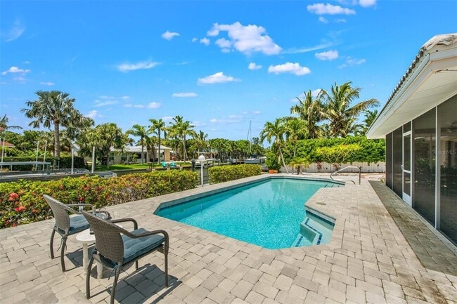 Building Photo - 614 Gladstone Ln