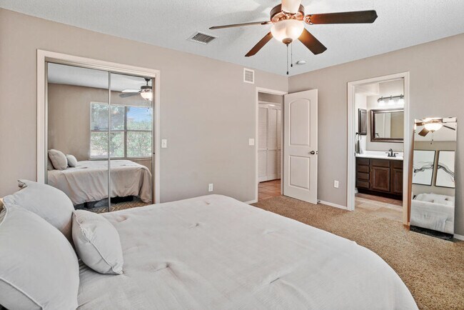 Building Photo - 5905 Redstone Mesa Ct