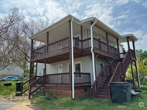 Building Photo - 1752