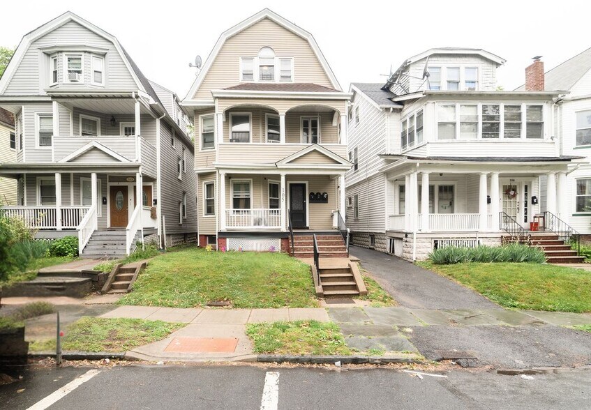 Building Photo - 105 Shepard Ave