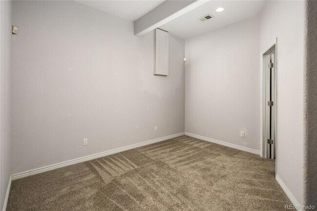 Building Photo - 1067 Uinta Way
