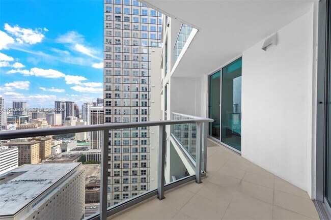 Building Photo - 300 S Biscayne Blvd
