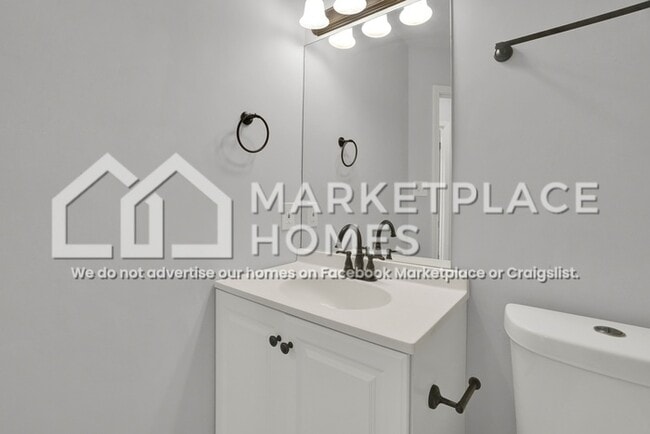 Building Photo - 8513 English Oak Loop
