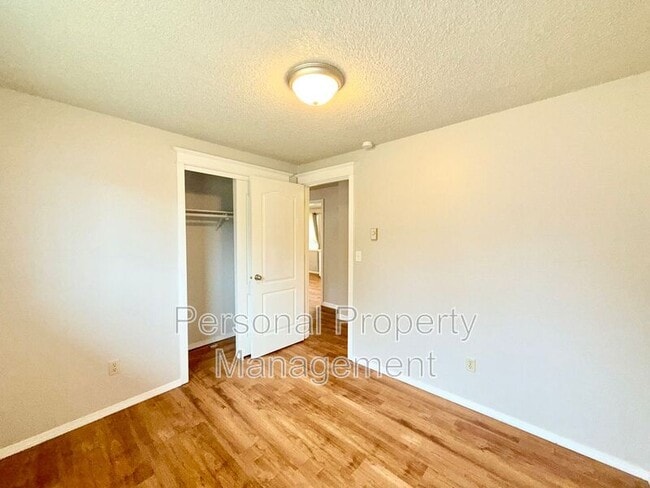 Building Photo - 4604 NE 137th Ave