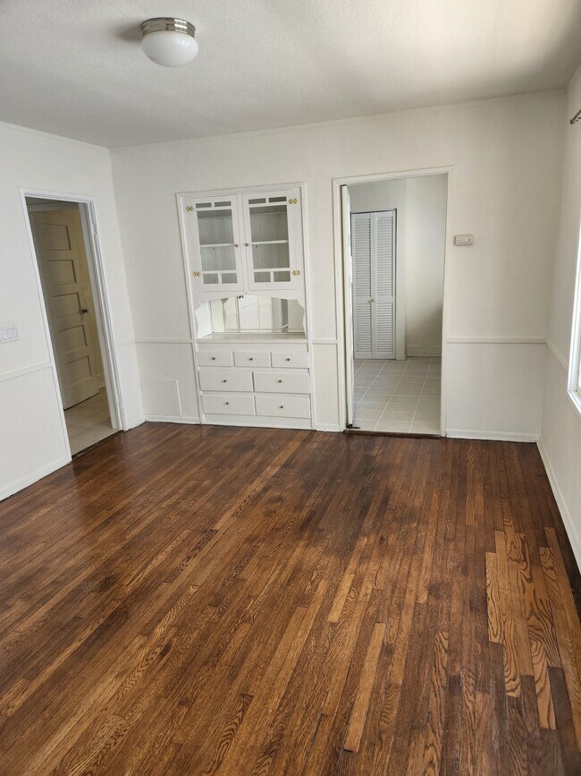 Building Photo - 3705 Hughes Ave