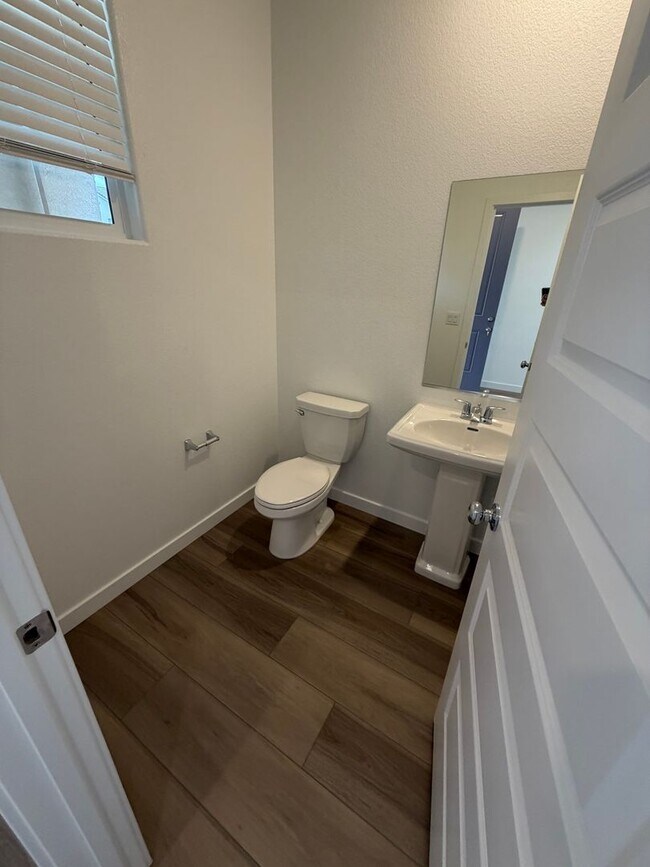 Building Photo - 3 Bedroom | 2.5 Bathroom | New two-story home in Elk Grove