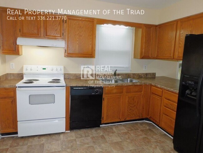 Building Photo - 1723 Hannaford Rd