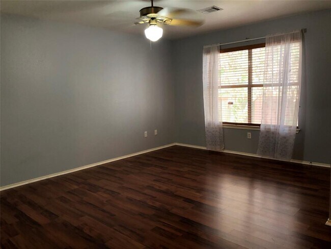 Building Photo - 7413 Amanda Ellis Way
