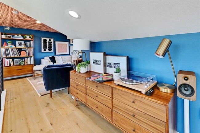 Building Photo - 2909 Kuhlman Ave