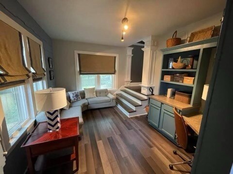 Building Photo - 517 W Thomas Ave