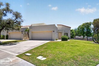 Building Photo - Beautiful 2Bdm 2Ba Home Located in the Biltmore Area!