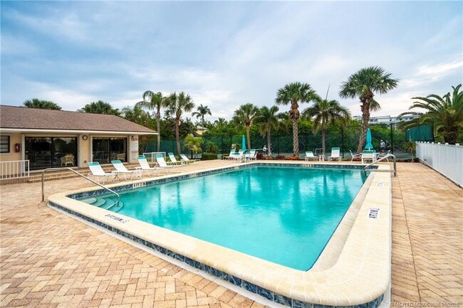 Building Photo - 2370 NE Ocean Blvd