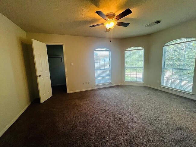 Building Photo - 15107 Magnoliabough Pl