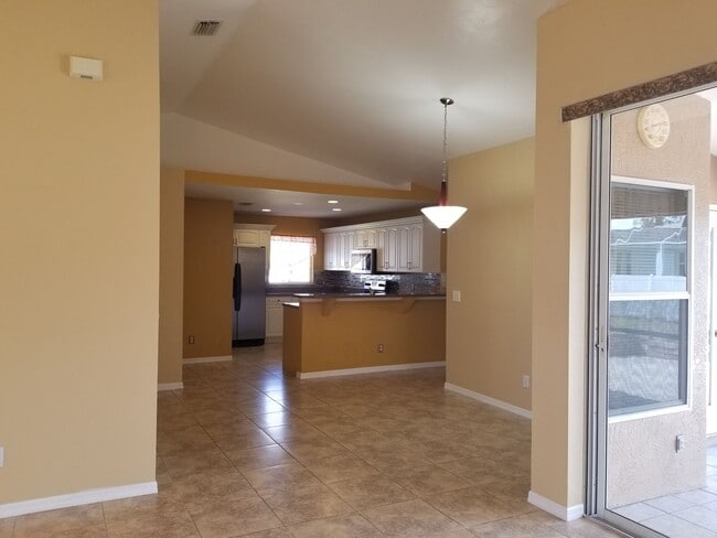 Building Photo - 2321 SW 19th St