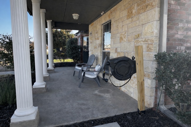 Building Photo - 5400 Flo Dr