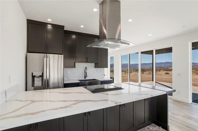 Building Photo - 3460 Stonehill Ave