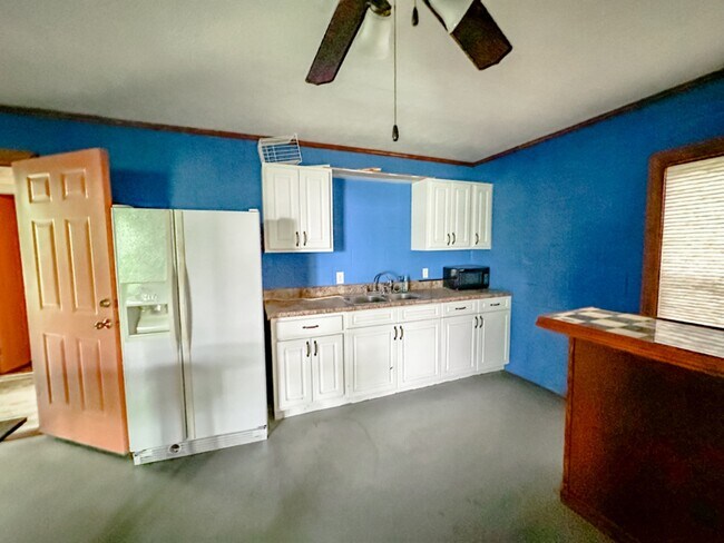 Building Photo - 652 Humphries Cove Rd