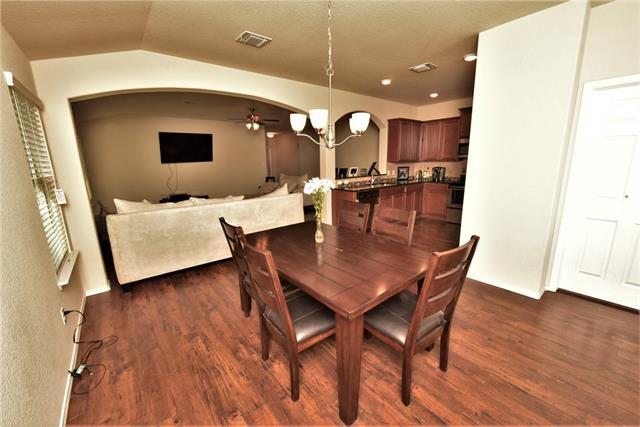 Building Photo - 3217 Jackal Dr