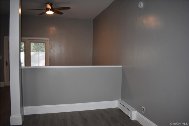 Building Photo - 30 Willow Rd