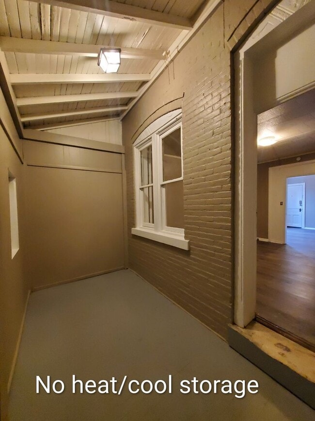 Building Photo - 221 N Penn St