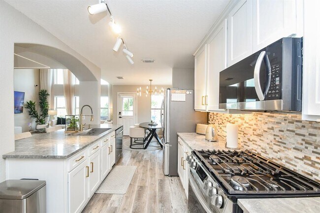 Building Photo - 25611 Winford Estate Dr