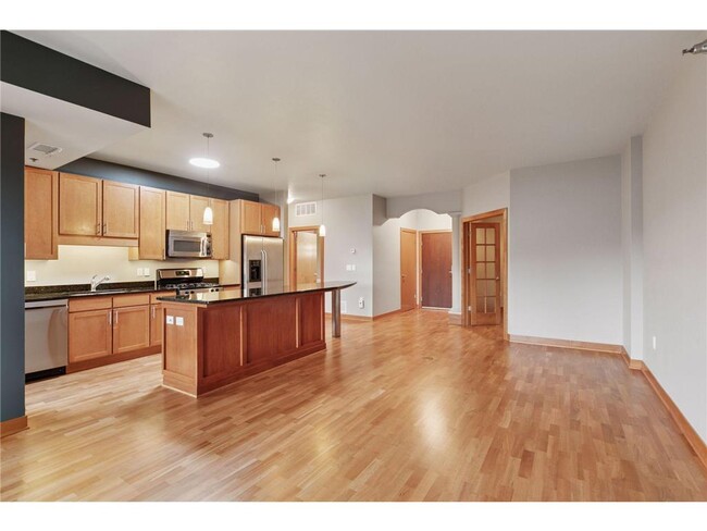 Building Photo - 317 Groveland Ave