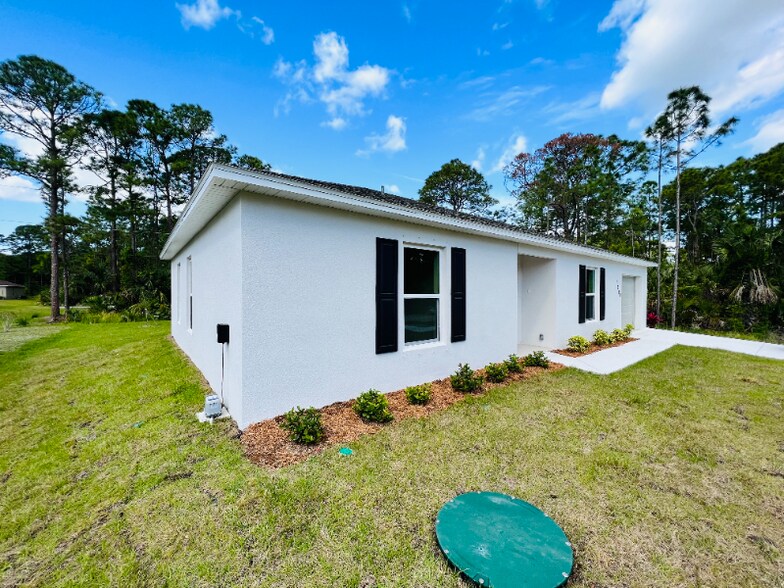 Building Photo - 1094 Harlingen Rd SW