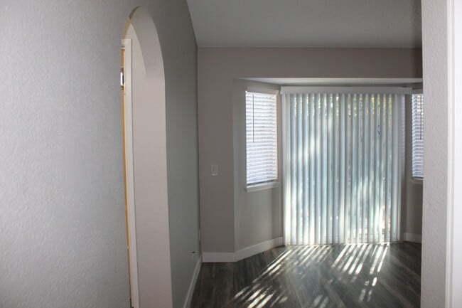 Building Photo - 2229 Rose Ave