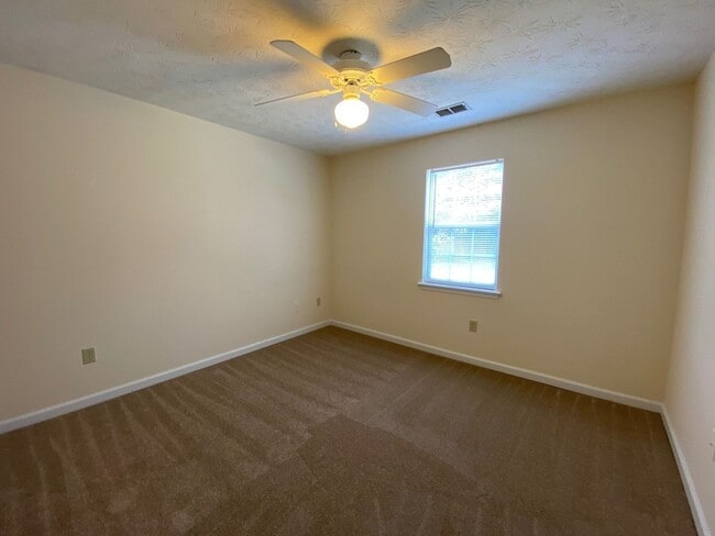 Building Photo - PRE LEASING AUGUST 7 2026!