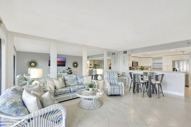 Building Photo - 801 S Ocean Dr