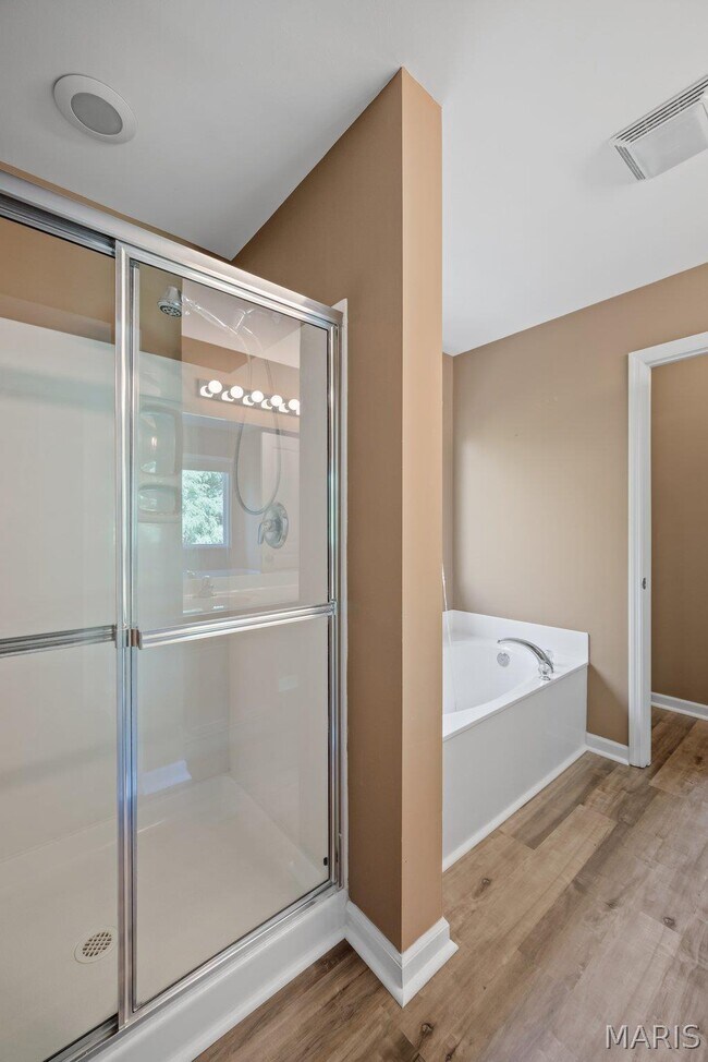 Building Photo - 499 Parkgate Dr