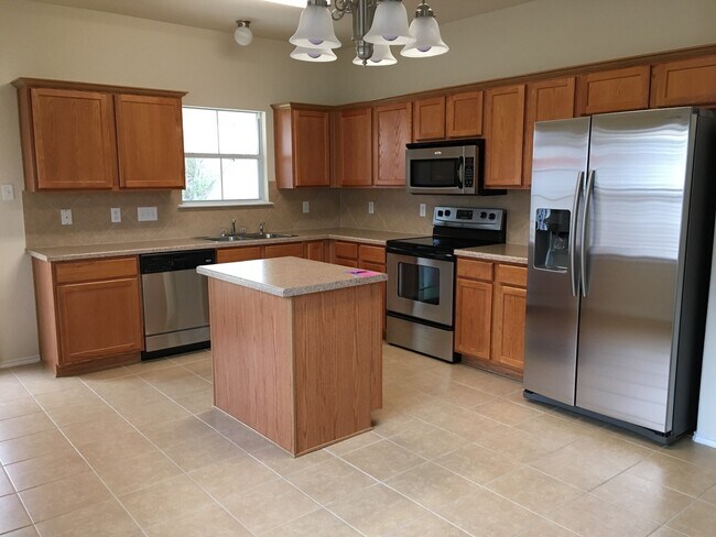 Building Photo - 3 bedroom, 2 bath house