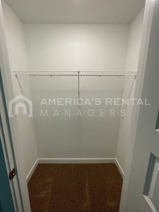 Building Photo - Home for Rent in Weaver, AL!!! Available to View Now!!!
