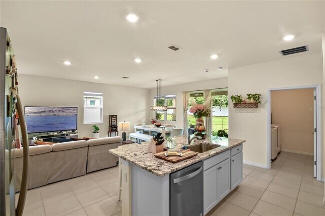 Building Photo - 6345 SW 88th Loop