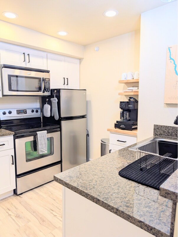 Building Photo - 322 W Woodin Ave