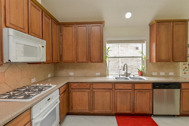 Building Photo - 12923 Briarpine Ct