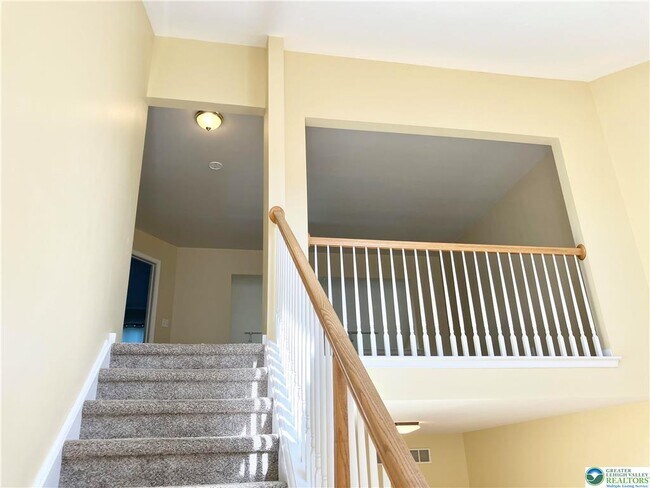 Building Photo - 5551 Stonecroft Ln