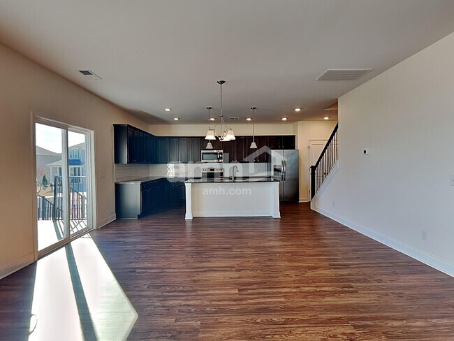 Building Photo - 2000 Bennett Dr