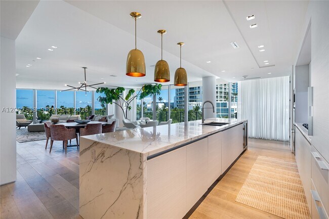 Building Photo - 1 Collins Ave