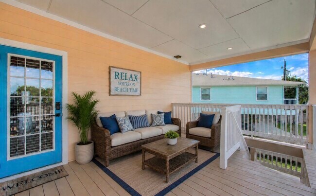 Building Photo - 1705 Bayway Dr