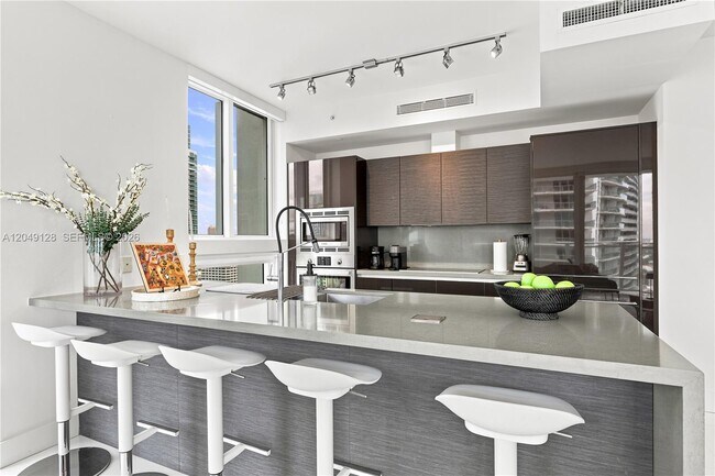 Building Photo - 1080 Brickell Ave